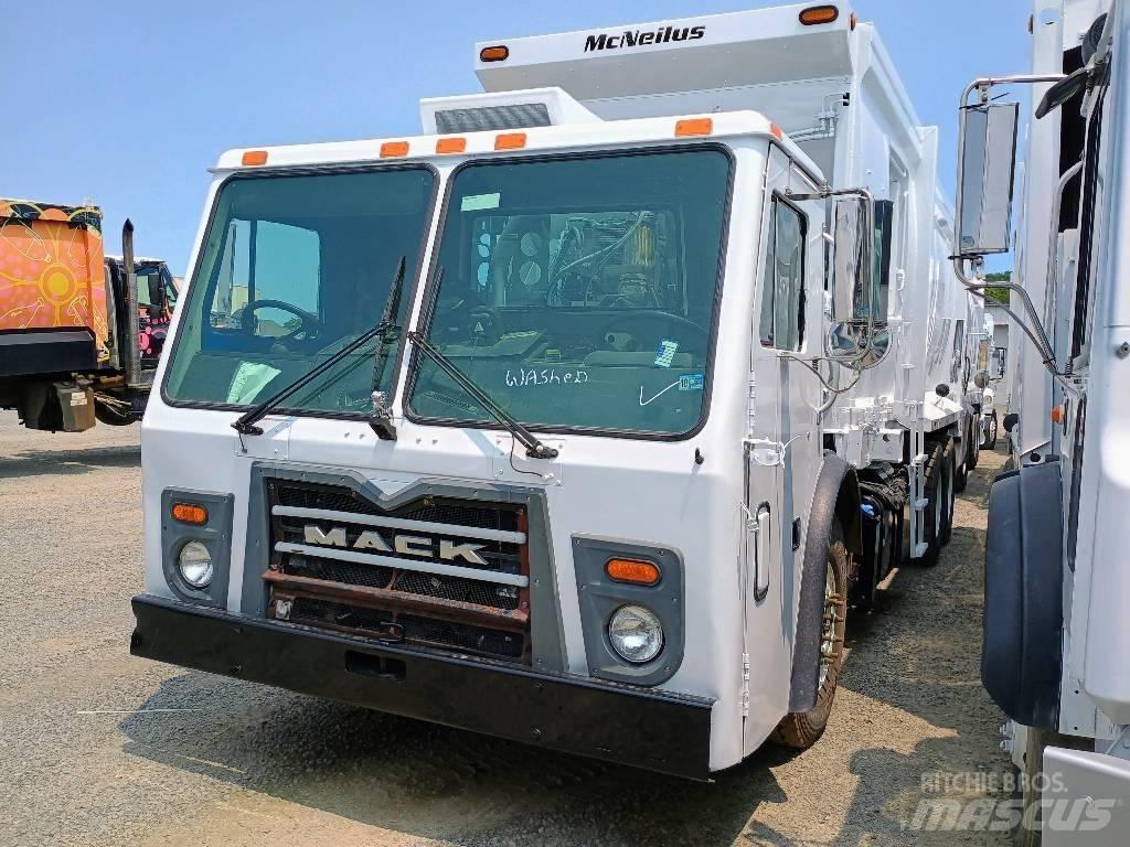 Mack LEU 613 Garbage Trucks / Recycling Trucks