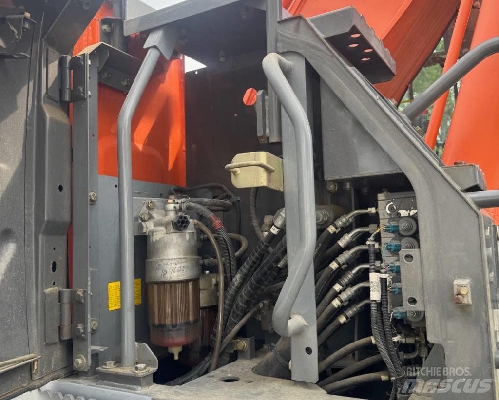 Hitachi ZX 220 W-3 Wheeled Excavators