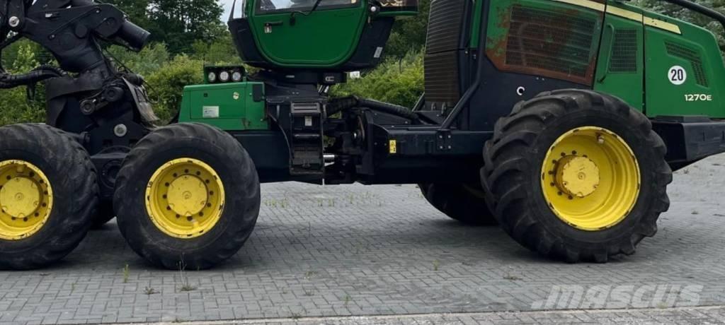 John Deere 1270 E Harvesters
