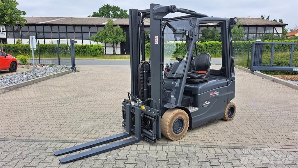 Linde E25-01 Electric Forklifts