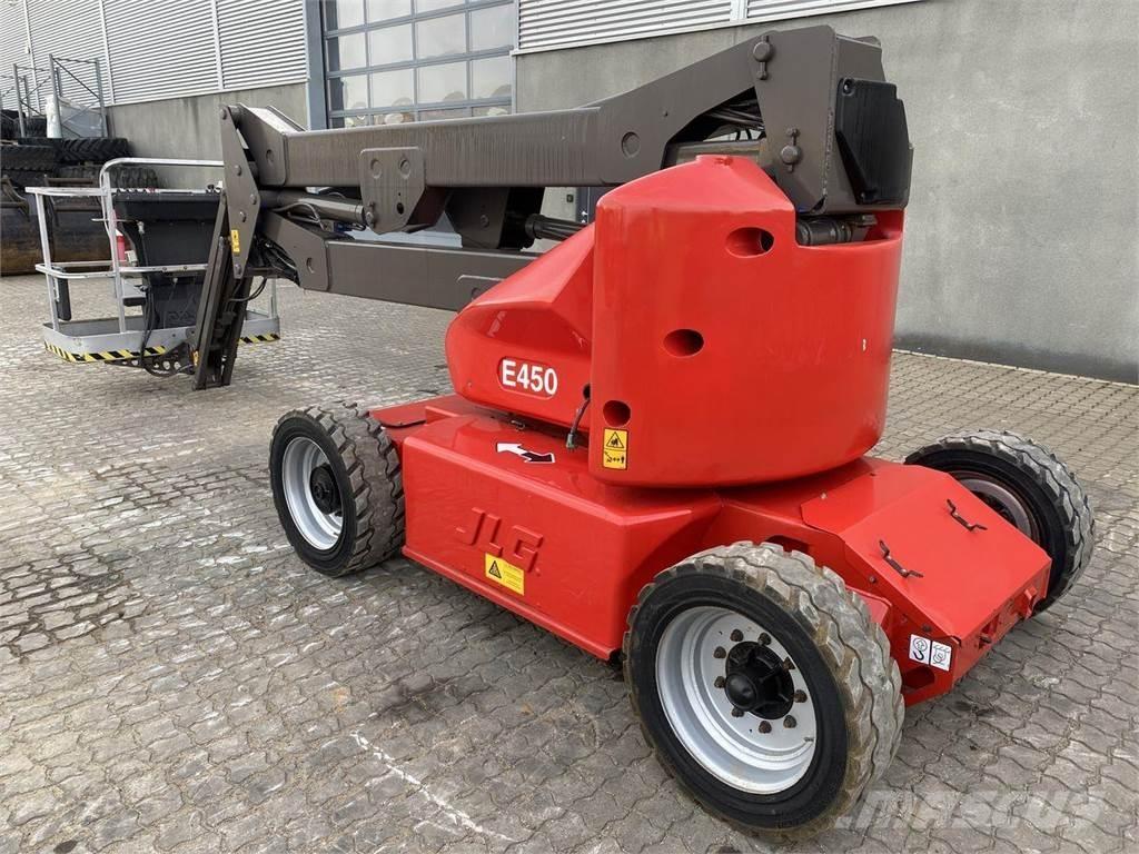 JLG E450AJ Articulated boom lifts