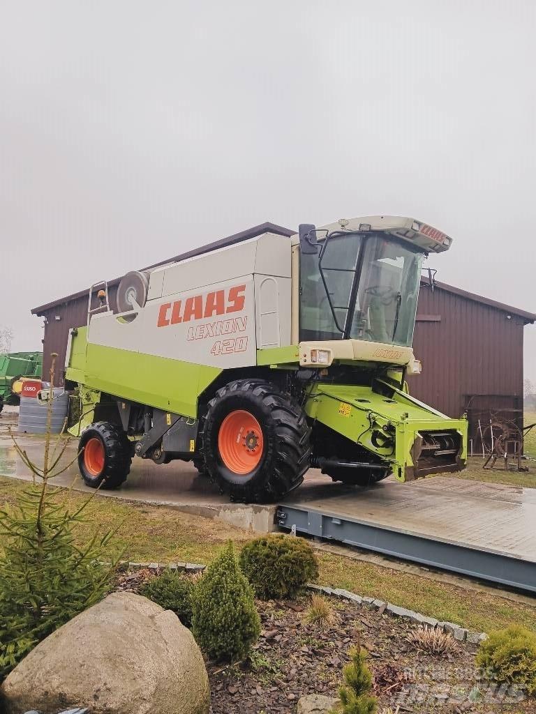 Claas 420 Combine Harvesters