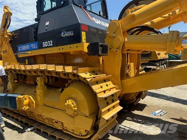 Shantui SD 32 Crawler dozers