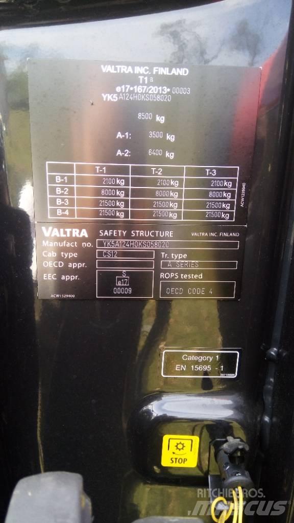 Valtra A 124 Tractors