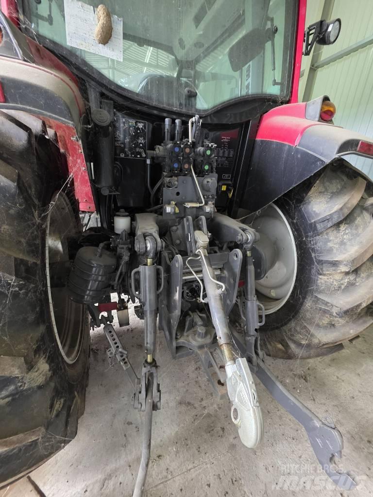 Valtra A 124 Tractors