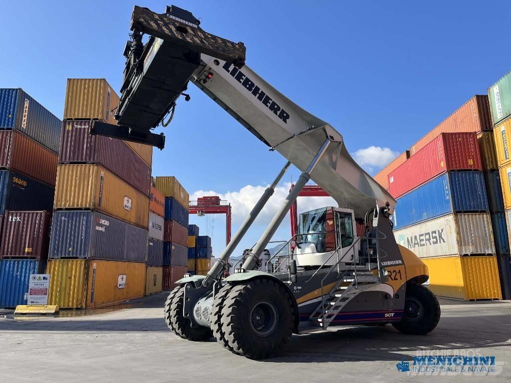 Liebherr LRS 545 Container Handlers