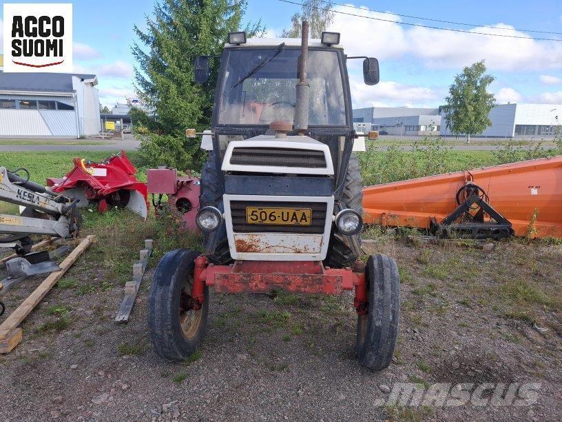 Case IH 1490 Tractors