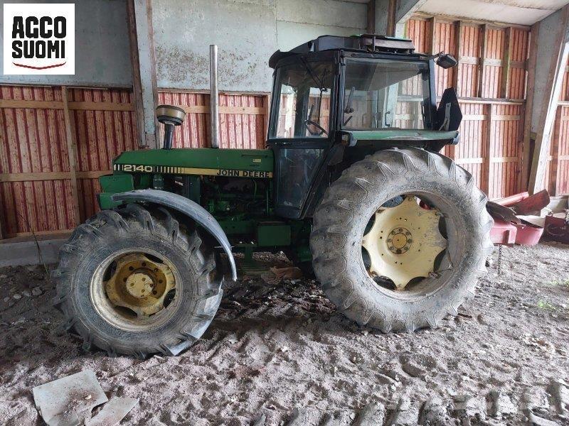 John Deere 2140 Tractors