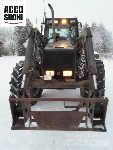 Valmet 8100 Tractors