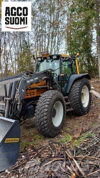 Valtra 8450 HT Tractors