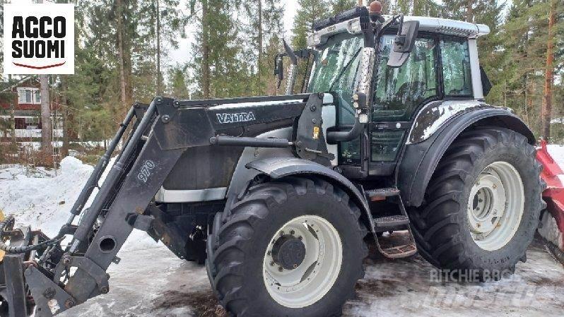 Valtra M150 Tractors