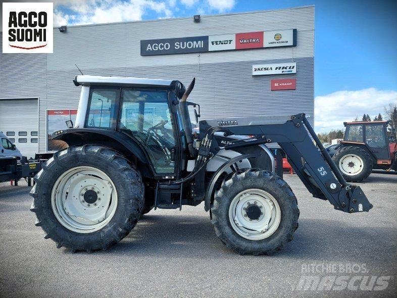Valtra N111 HITECH Tractors