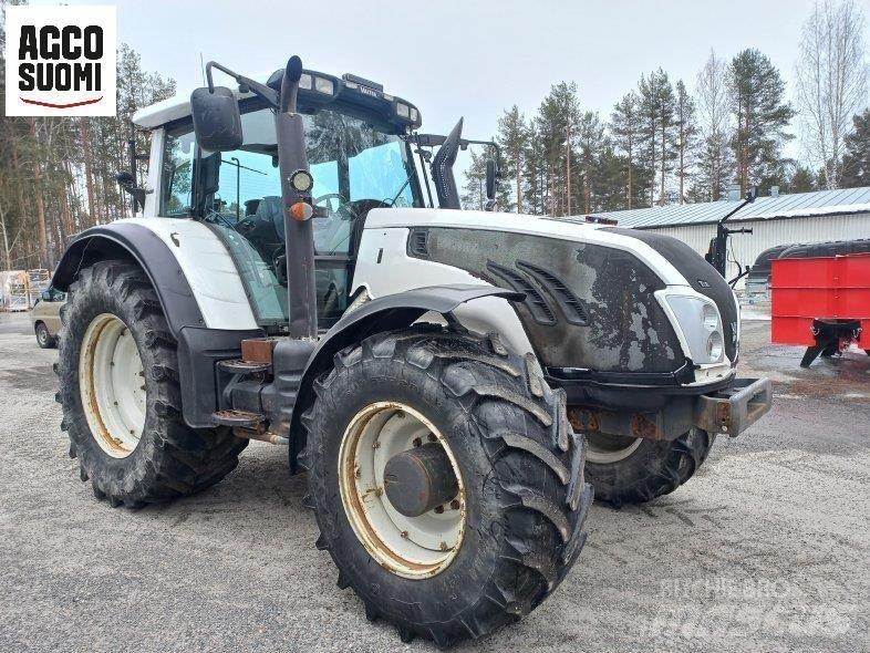 Valtra T213 VERSU Tractors