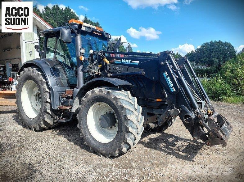 Valtra T213 VERSU Tractors