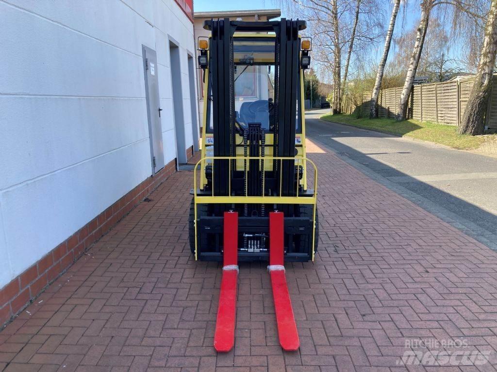 Hyster J 2.0 UTL Electric Forklifts