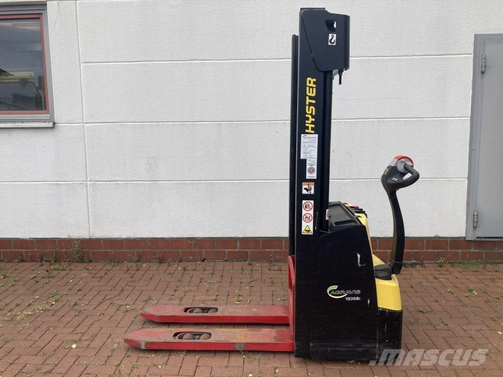 Hyster S 1.0 Pedestrian stacker