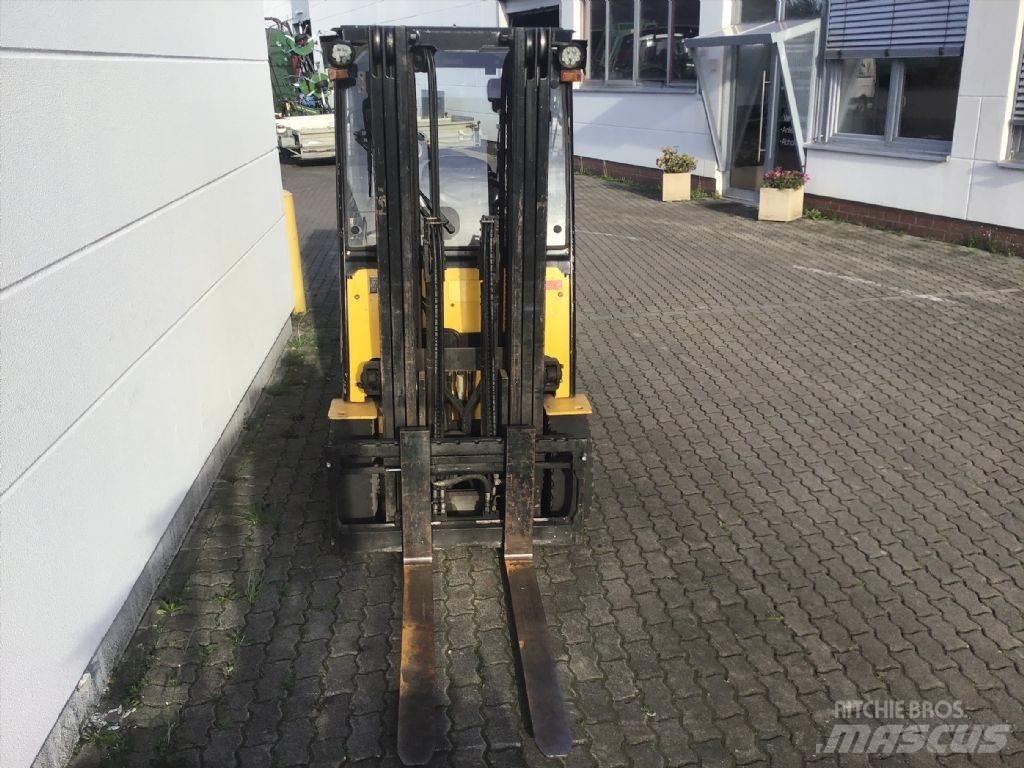 Hyundai 32B-7 Electric Forklifts