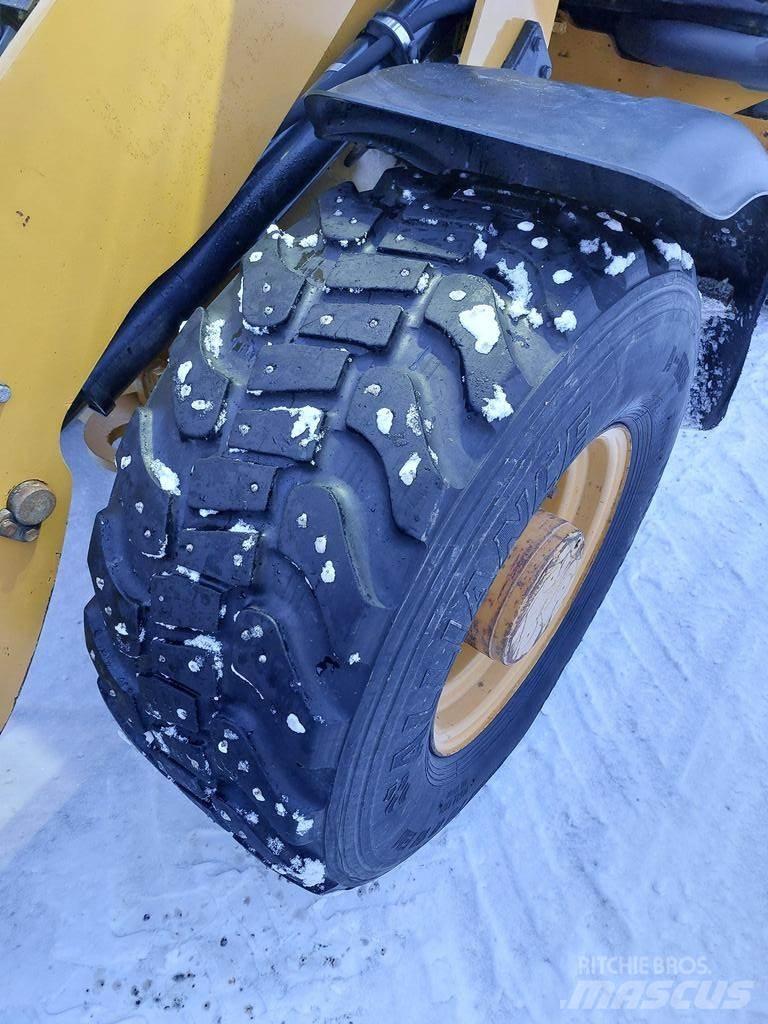 CAT 906H Farm Equipment - Others