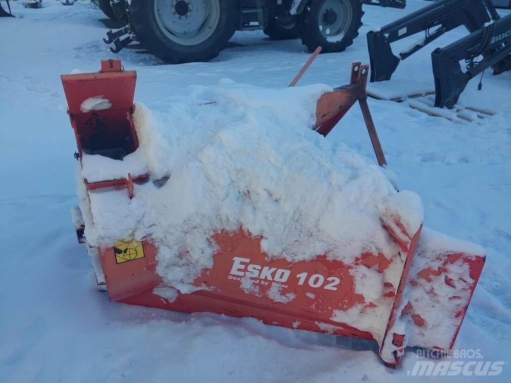 Esko 102 Snow Blowers