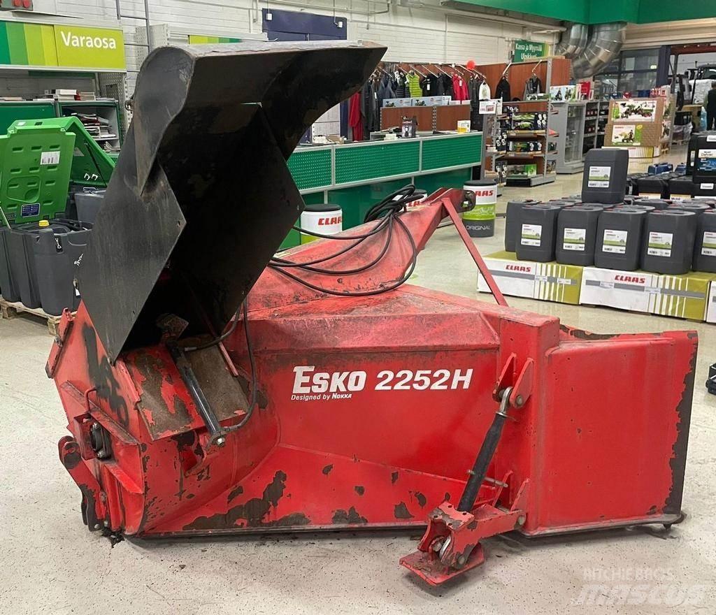 Esko 2252H Snow Blowers