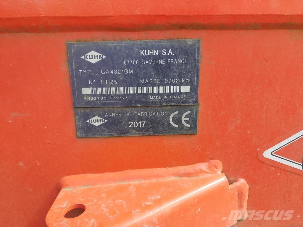 Kuhn 4321 Rakes and tedders