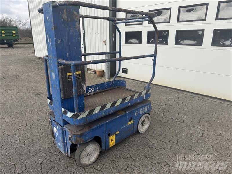 UpRight TM 12 Other lifts and platforms