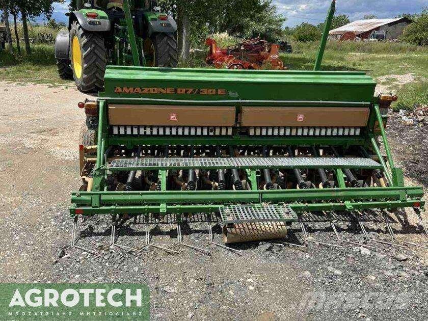 Amazone D7/30E Tractors