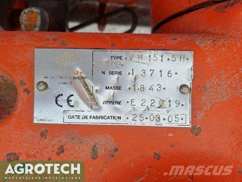 Kuhn VariMaster 151 Tractors