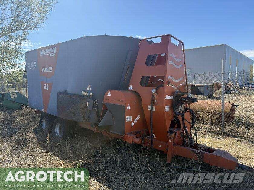  MC 22 Tractors