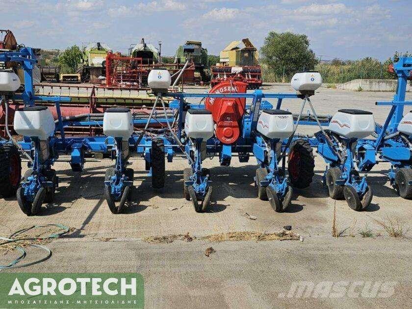 Monosem NG Plus 4M Tractors