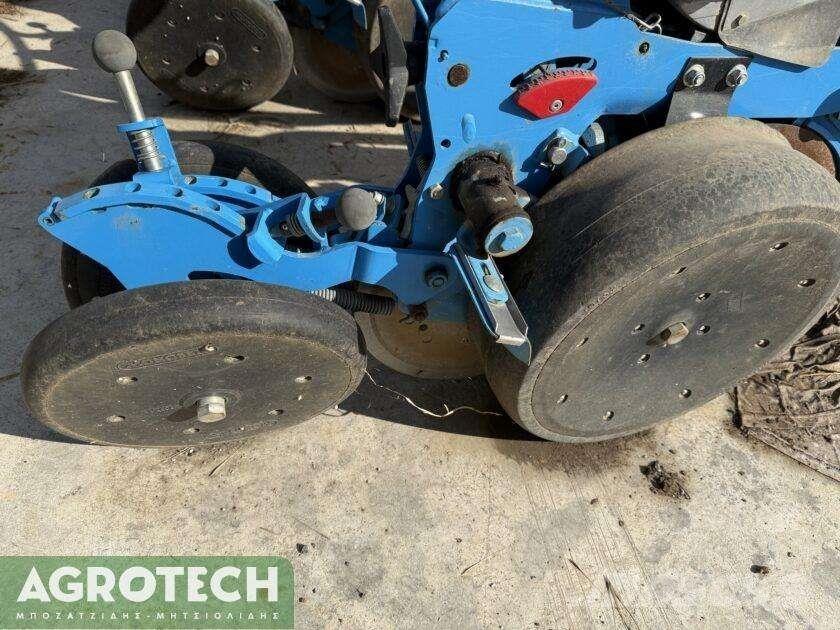 Monosem NG Plus 4M Tractors