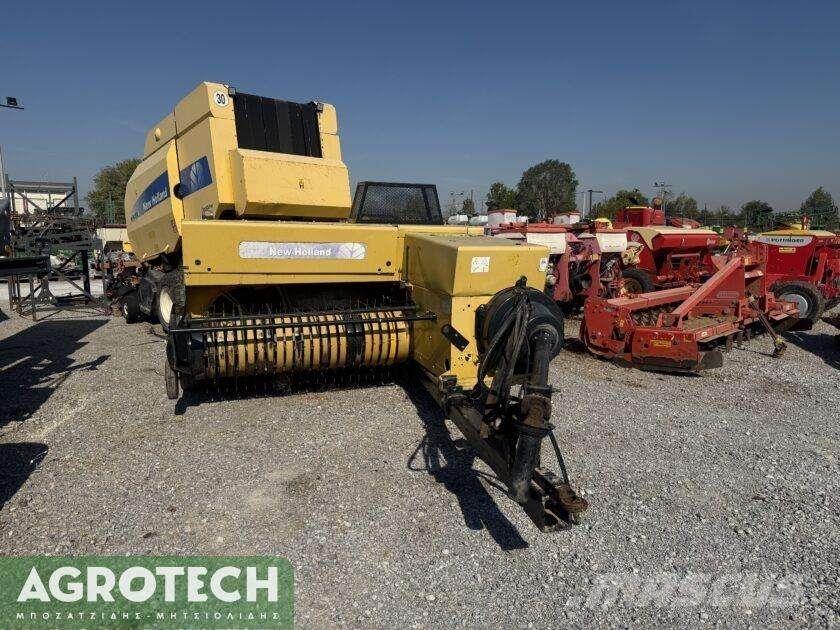 New Holland 570 Round Balers