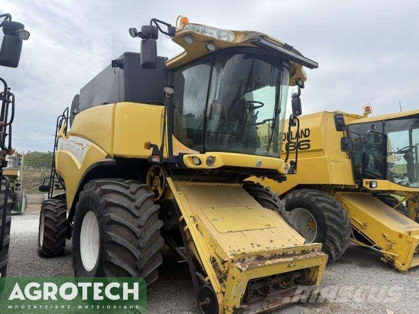 New Holland CX 880 Tractors