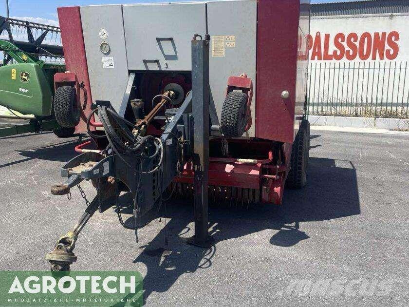Welger D6060 Round balers