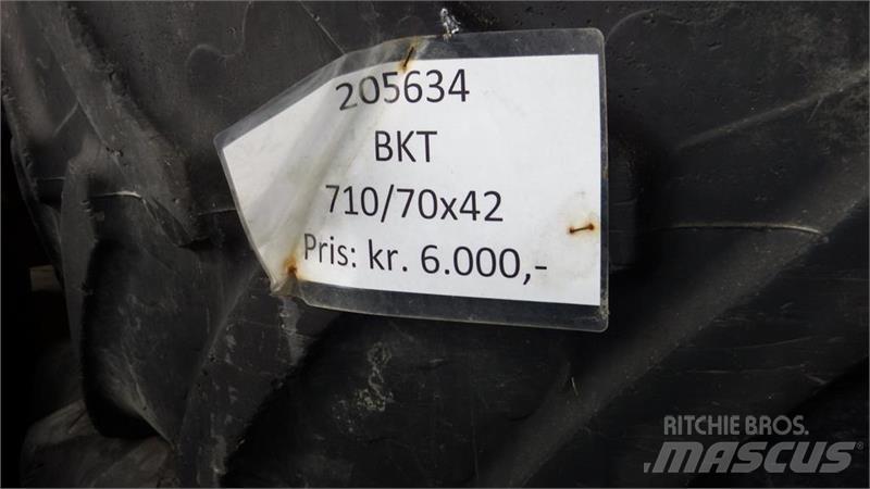 BKT 710/70R42 Tires, wheels and rims