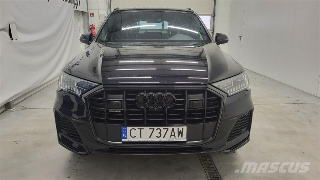 Audi Q7 Automobiles / SUVS