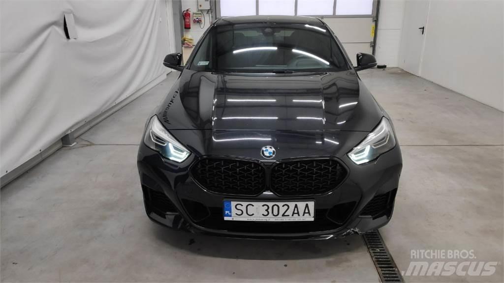 BMW M2 Automobiles / SUVS
