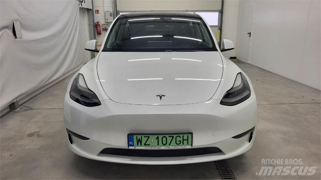 Tesla Y Automobiles / SUVS