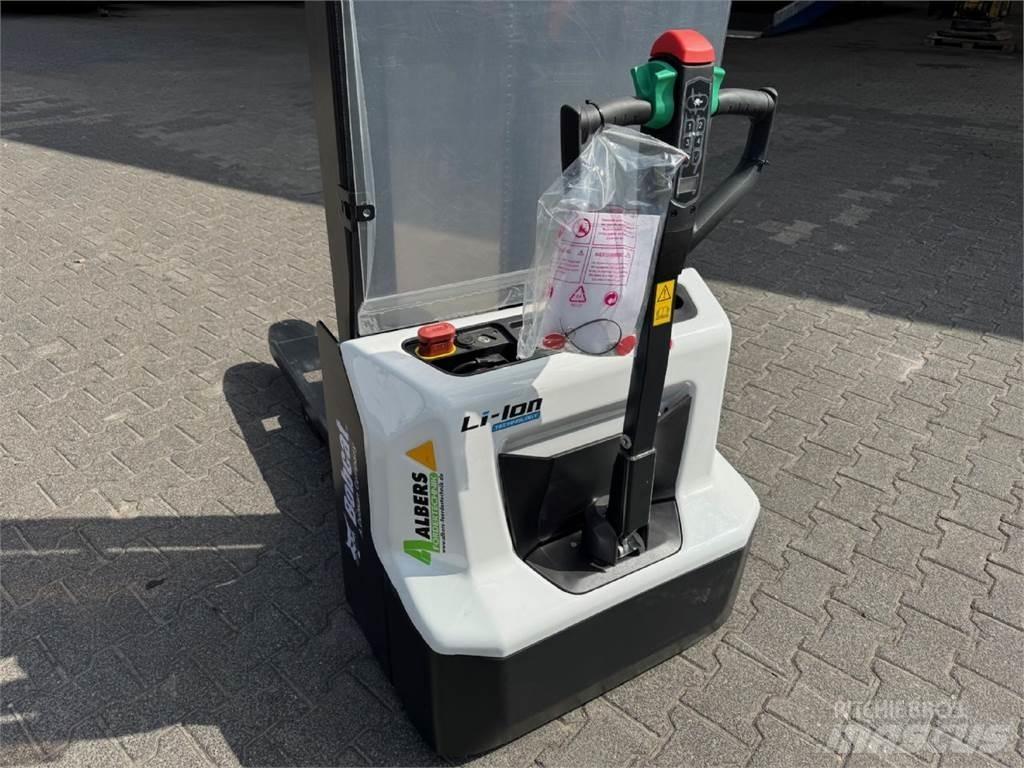 Bobcat LSM 12 N -7 Pedestrian stacker