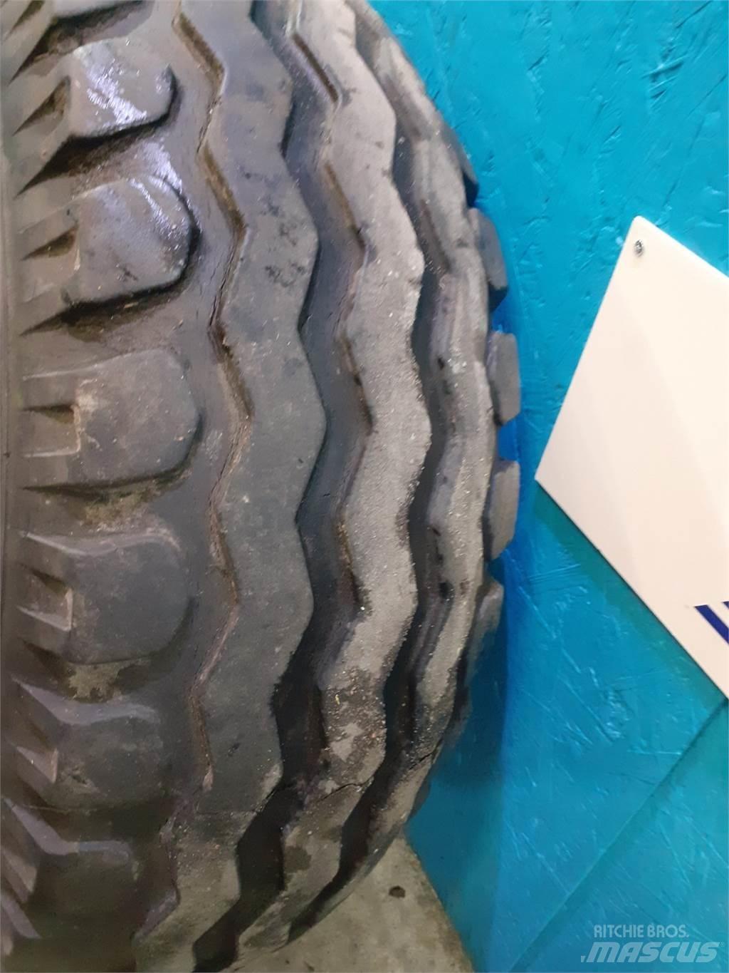  15 11.5/80-15 Tires, wheels and rims