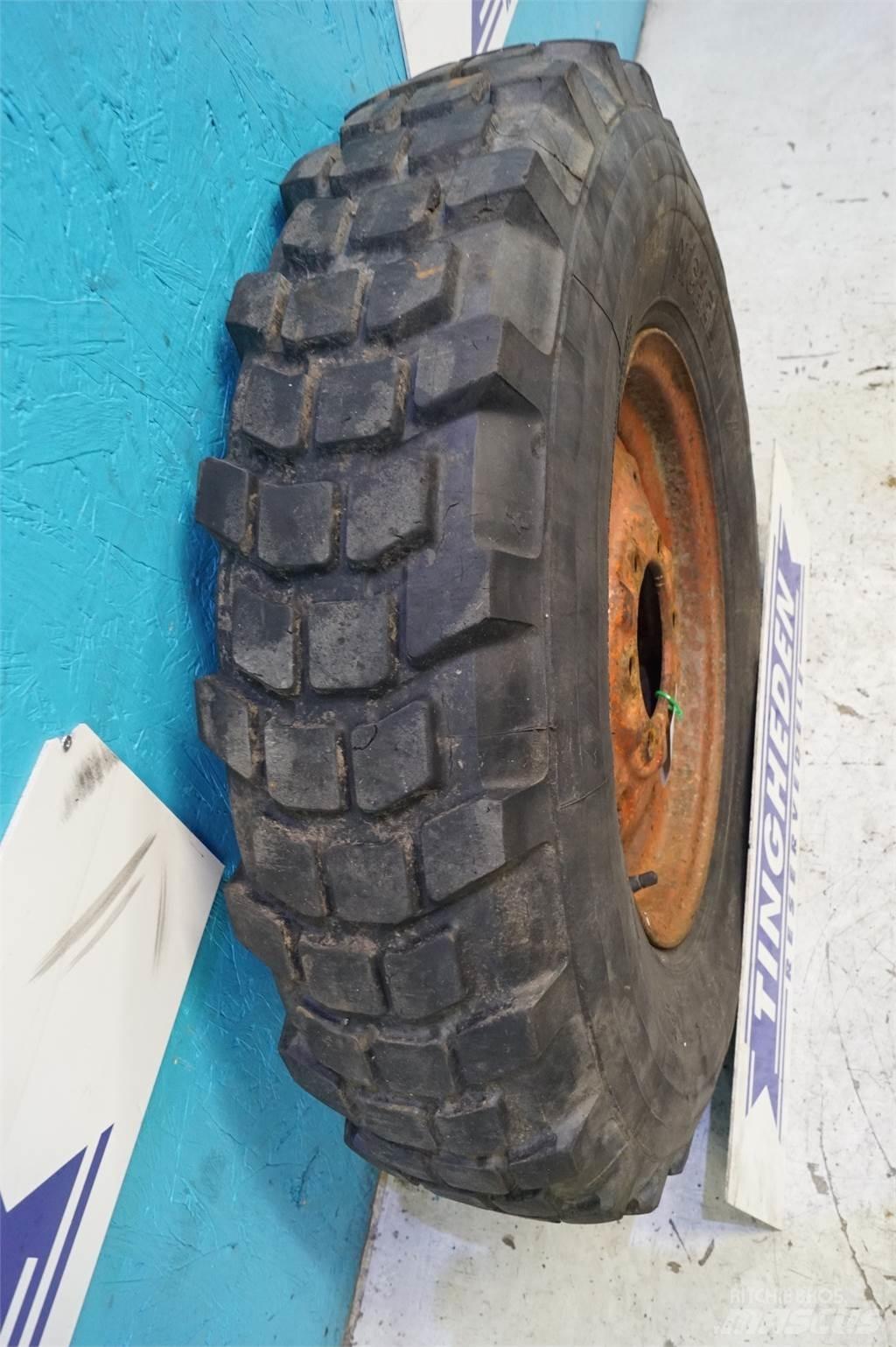  16 7.50R16 Tires, wheels and rims