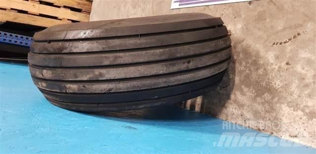  17 13.5/75-17 Tires, wheels and rims