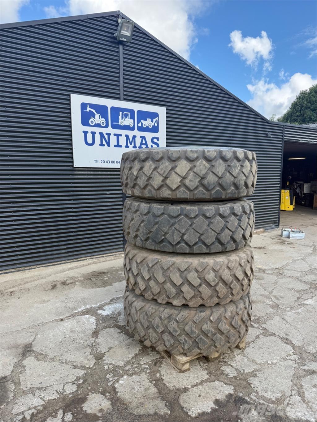  17.5-25 Tires, wheels and rims