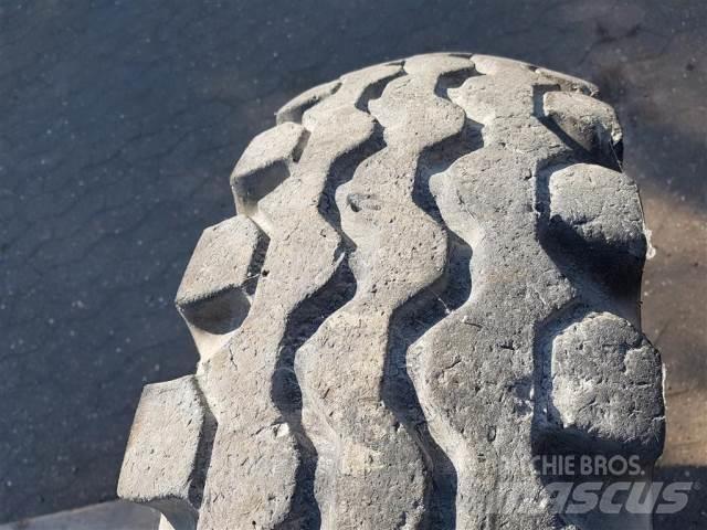  18 10.5-18 Tires, wheels and rims