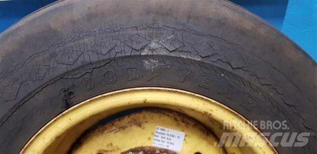  18 10.5/80-18 Tires, wheels and rims