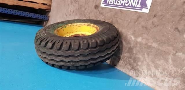  18 12.5/80-18 Tires, wheels and rims
