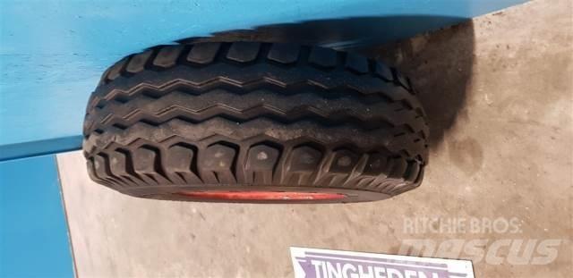  18 12.5/80-18 Tires, wheels and rims