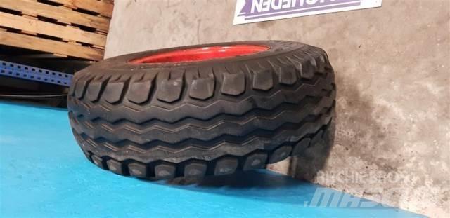  18 12.5/80-18 Tires, wheels and rims