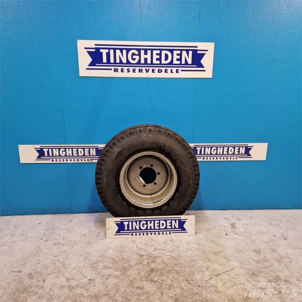  18 12.5/80-18 Tires, wheels and rims