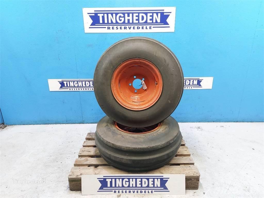  18 12.5/80-18 Tires, wheels and rims